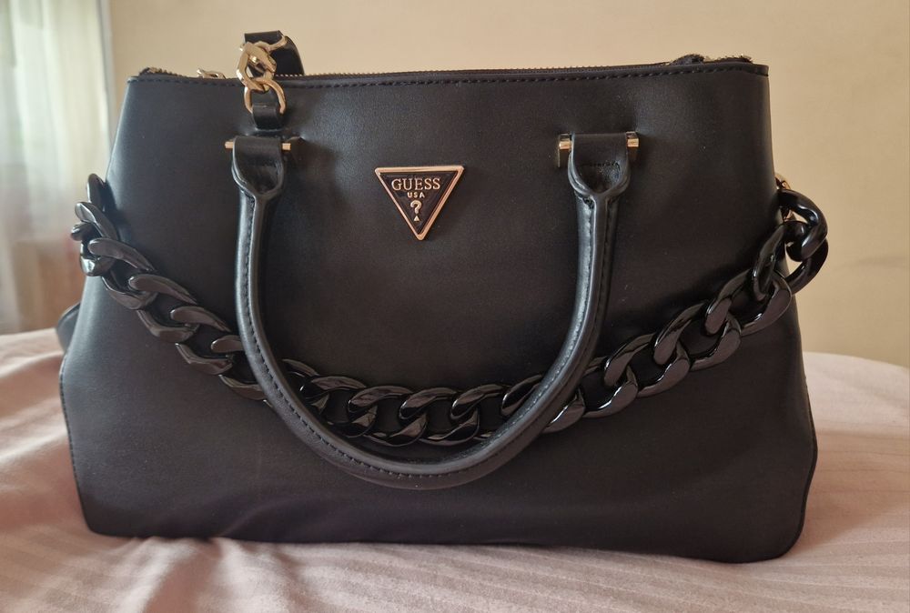 Чанта GUESS черна