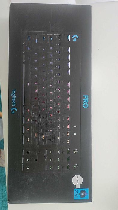 Продавам клавиатура Logitech G PRO 920-009392