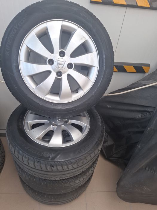 Jante aluminiu originale Dacia cu cauciucuri Hankook