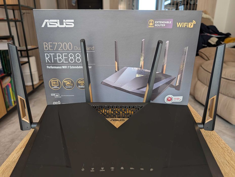 Router Asus RT-BE88U- WiFi 7 (802.11BE) 7.2 Gbps, in garantie pana pe 05.06.2027