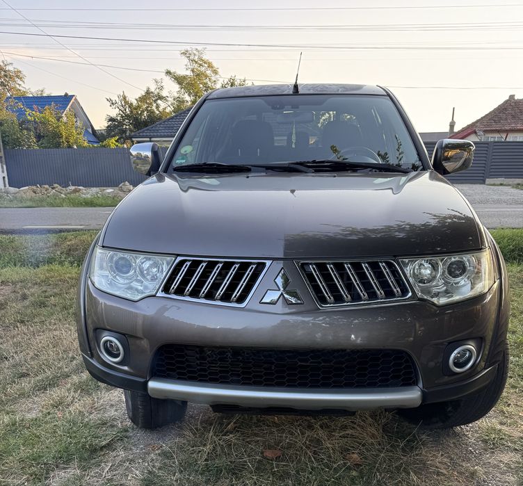 Mitsubishi L 200 an 2012