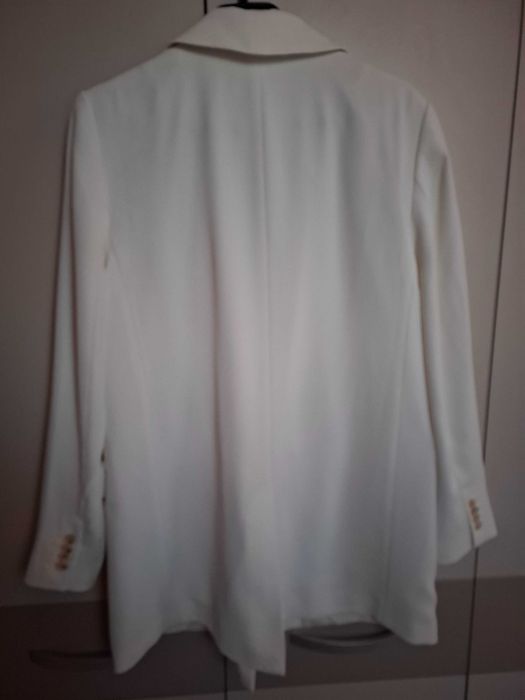 Двуредово бяло сако HM