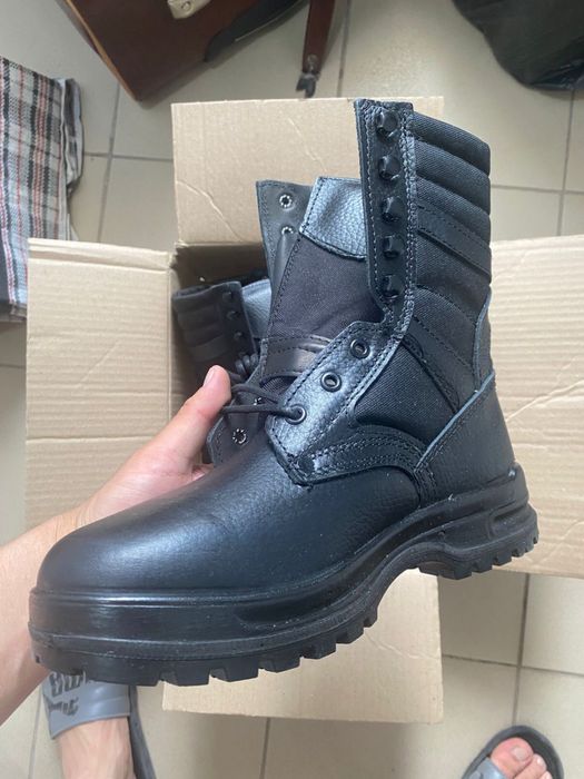 Продам берцы НОВЫЙ 2 шт