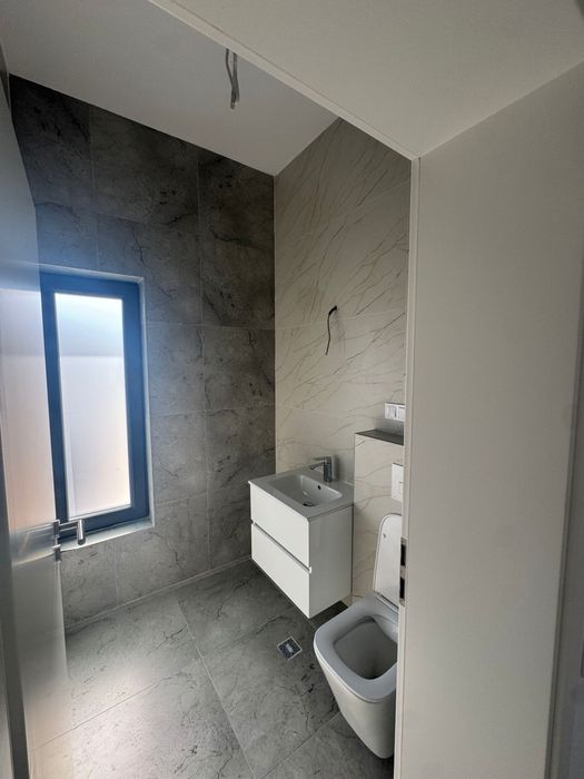 Spatiu comercial plus 8 locuri de parcare incluse 160m2 utili