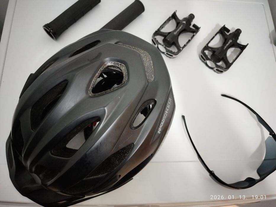 Vând Casca bicicleta Rockrider ,ochelari pedale,maner