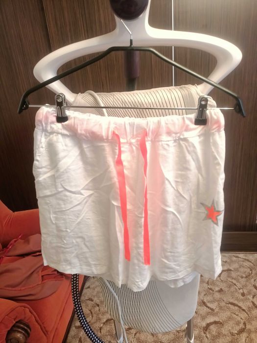 Vând pantaloni scurți dama noi