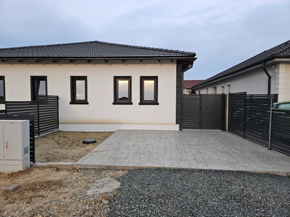 Vând apartament în duplex nou, 3 camere 2 băi, Şag TM