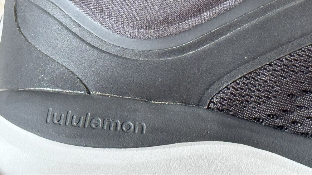 Продам оригиналные кроссы 40