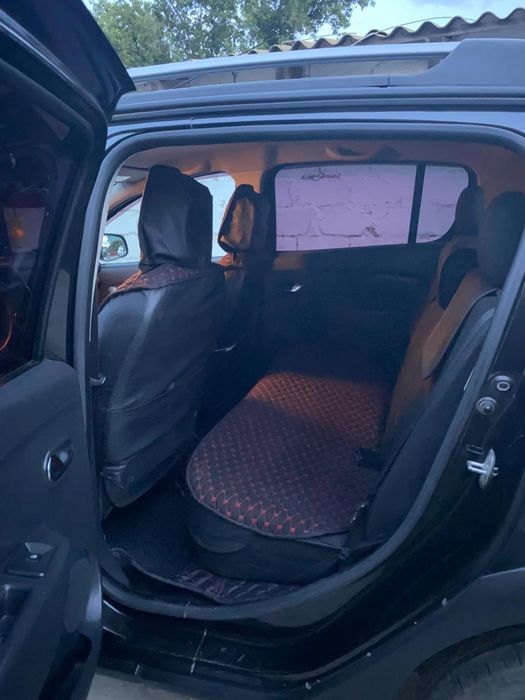 Срочно продам рено сандеро степвей