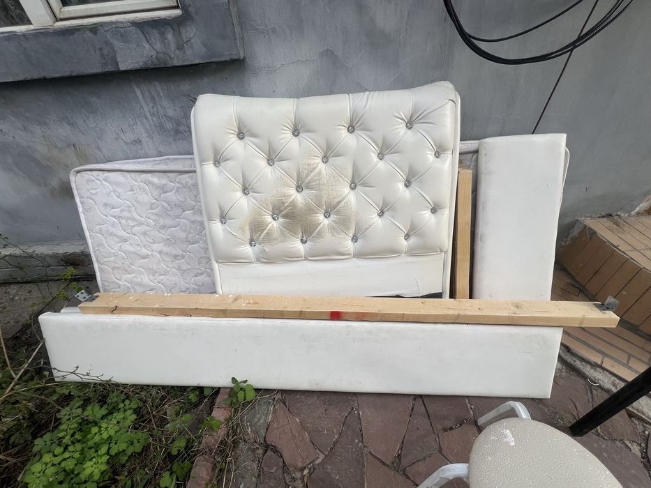 Кровать односпалка с матрасом бесплатно