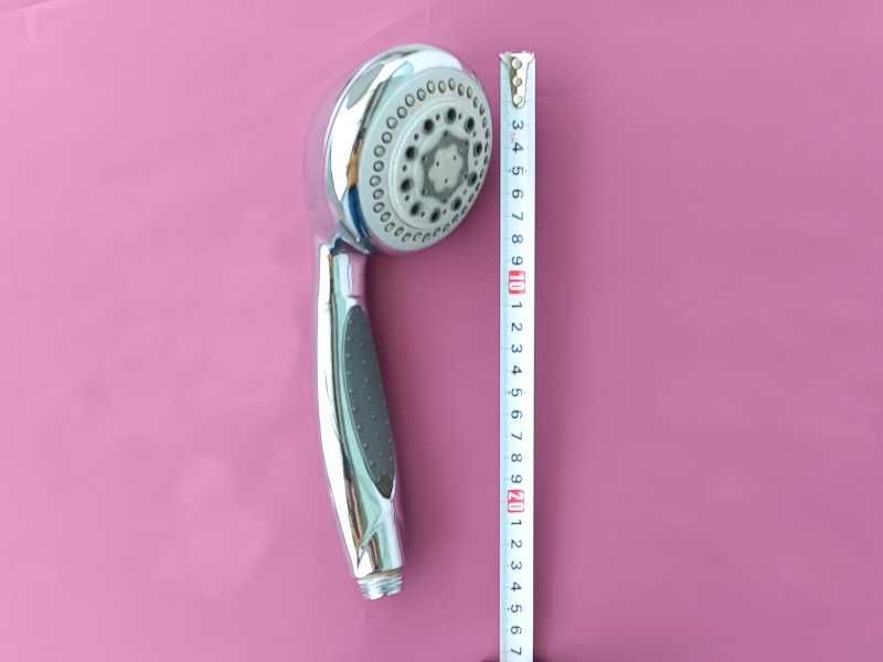 Душ слушалка със седем функции за разнообразно обливане и налягане