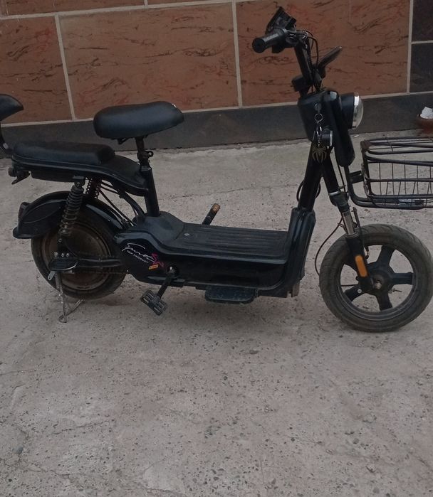 Срочно! продам электроскутер