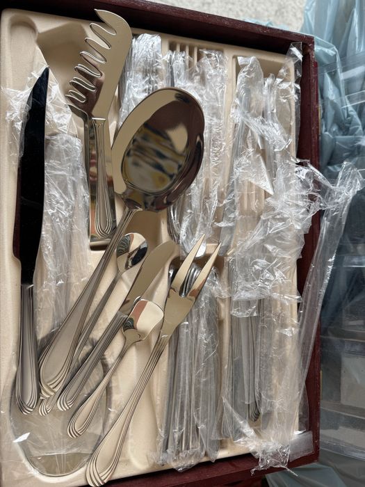 Комплект за хранене за 12 човека