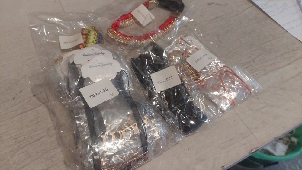 Бижута На Едро Лот 521 Бр – Всичко Заедно 0.50 EUR/Бр