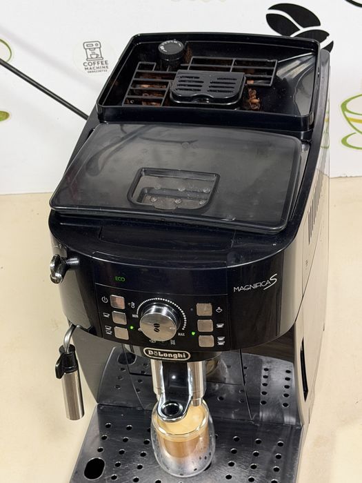 Кафемашина кафе автомат delonghi magnifica S с гаранция