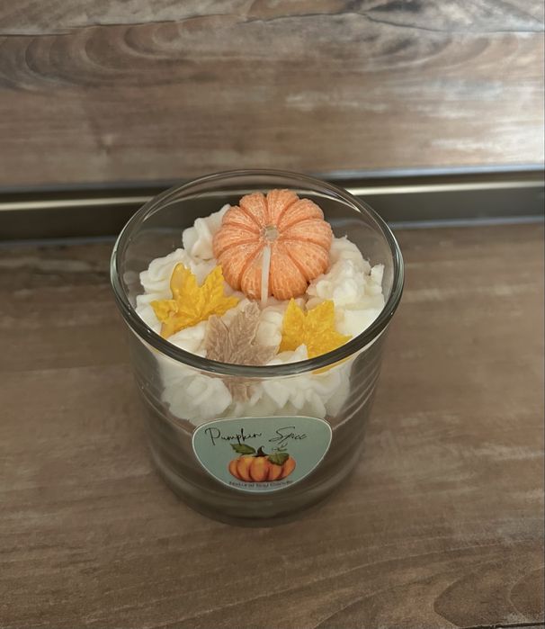 Ръчно изработена свещ