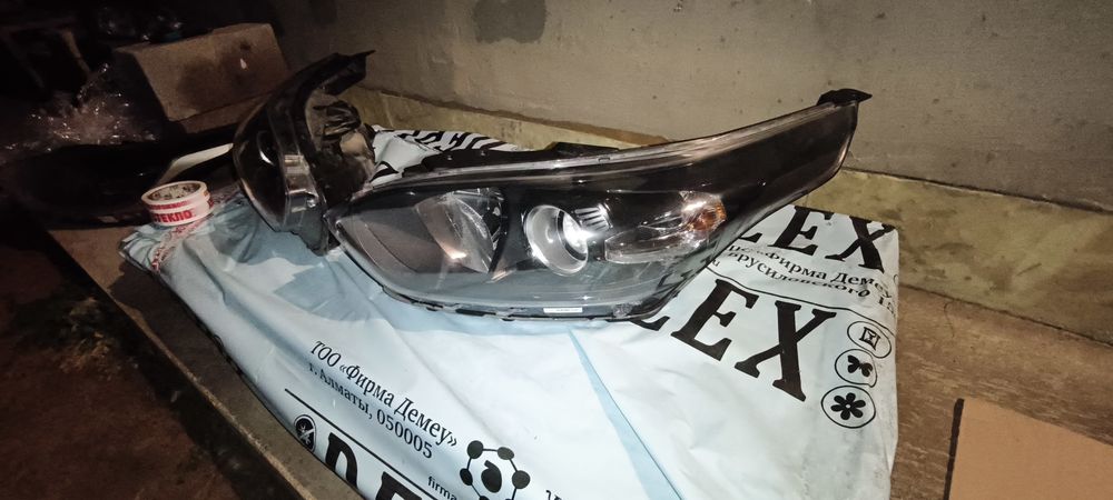 Фара передняя Kia Ceed 92101J7001, 92102J7001 Киа сид