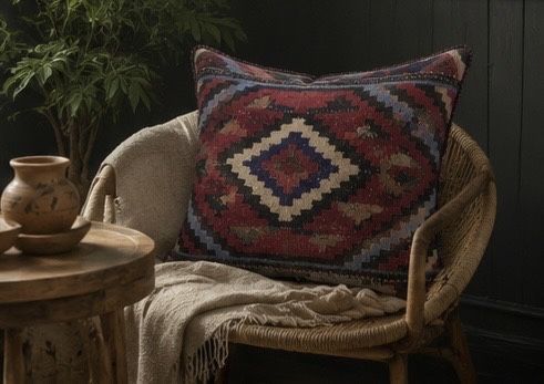 Подушки из старинного килима