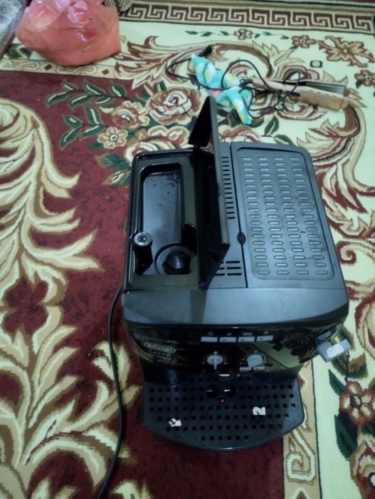 Кофемашина Delonhi