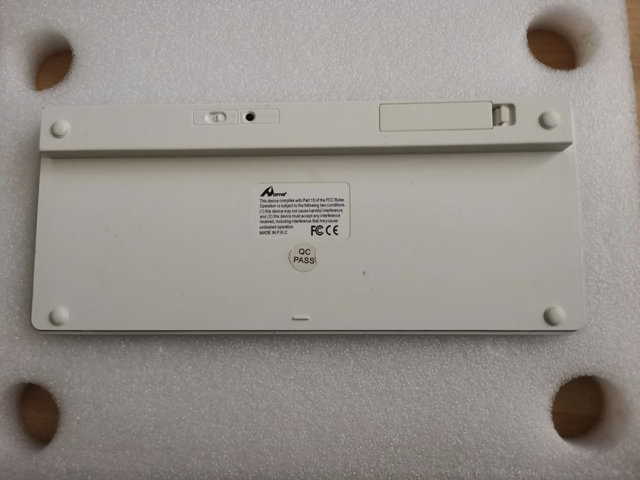 Tastatura bluetooth