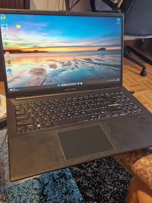 Laptop. ASUS Vivobook Go 15 / E1504FA