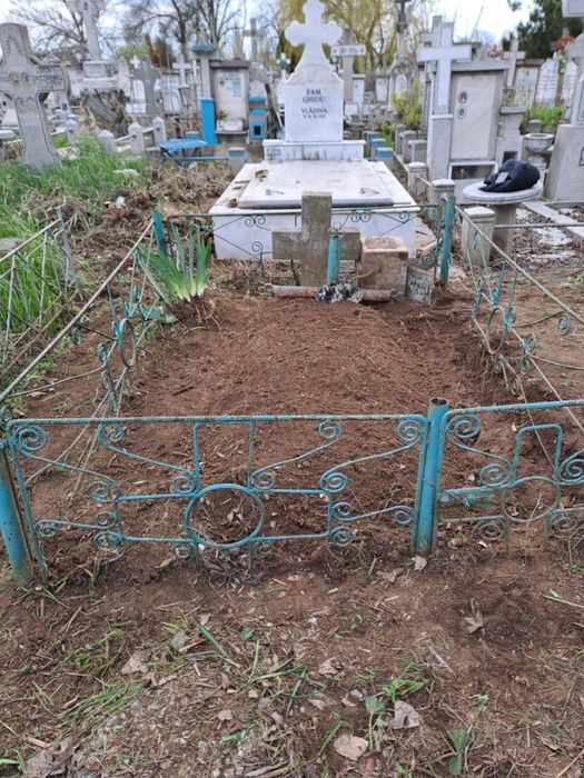 OFERTA! cimitirul Eternitatea Galati donez vand loc de veci.