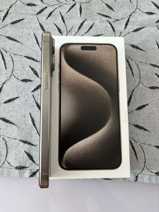 Продавам Iphone 15 pro max