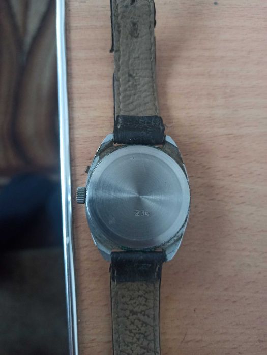 Часы "Слава" кварцовые