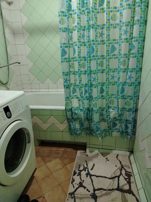 Юнусобод 4 кварталда 4 хонали кв ,  йигитларга йоки оила учун