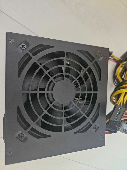 Блок питания AeroCool VP-550EL