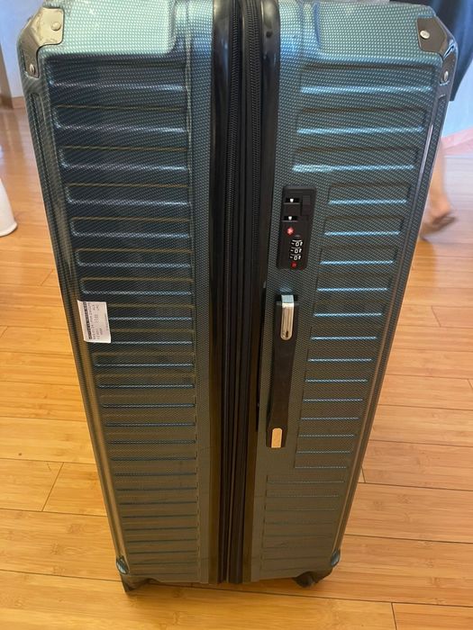 Чемодан новый большой