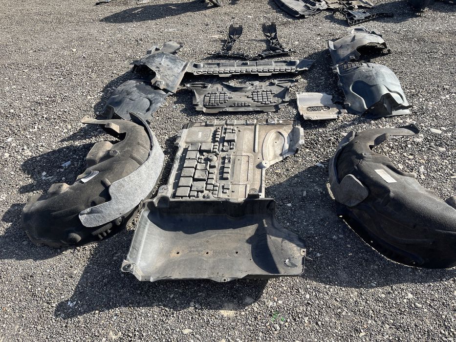 Scut motor / Carenaj / Scuturi / Carenaje / Suport Mercedes GLC C253