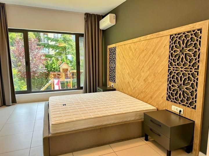 Дава се под наем Къща в София, Бояна - 421 кв.м за 3500 € - Снимка #2