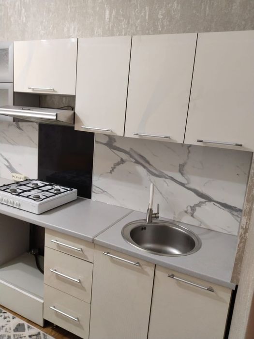 продам 1 комн квартиру в центре
