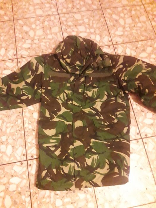 Scurta armată camuflaj padure
