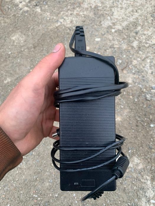 Vand incarcator trotinata electrica