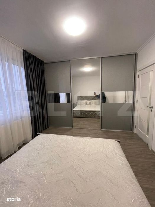 Apartament 3 camere, 2 bai, 64 mp, 2 parcari, intermediar, zona Terra