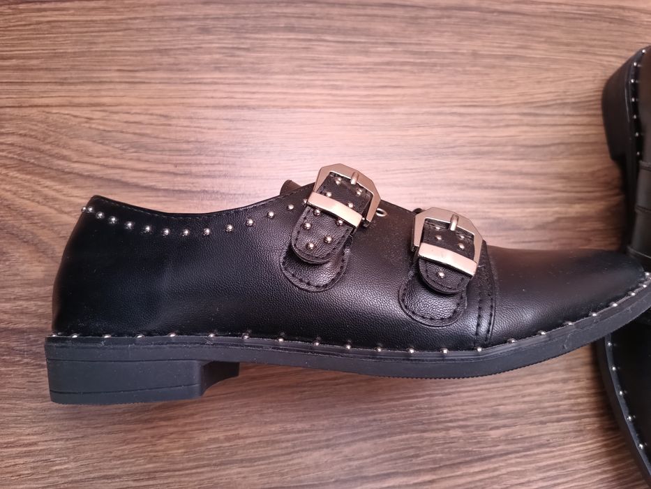 Pantofi noi mărime 39