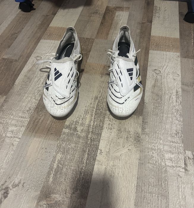 Ghete de fotbal adidas predator