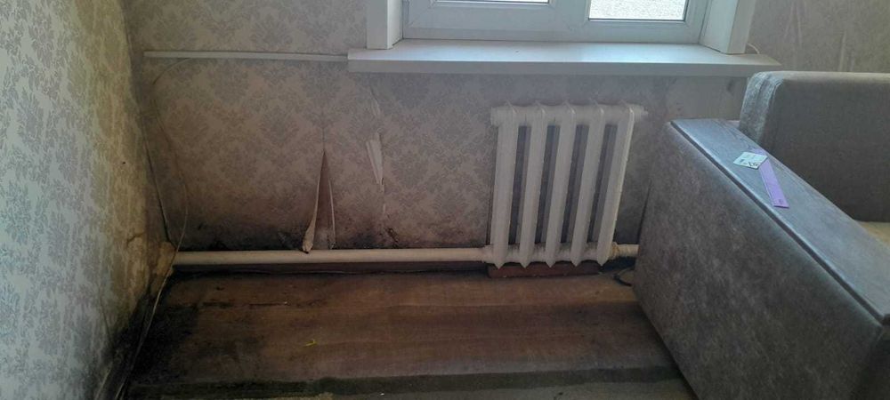 Пррдам трубы и батареи отопления.