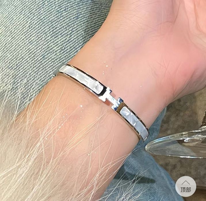 Женский браслет hermes