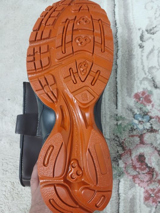 Сапоги. Спецобувь 42