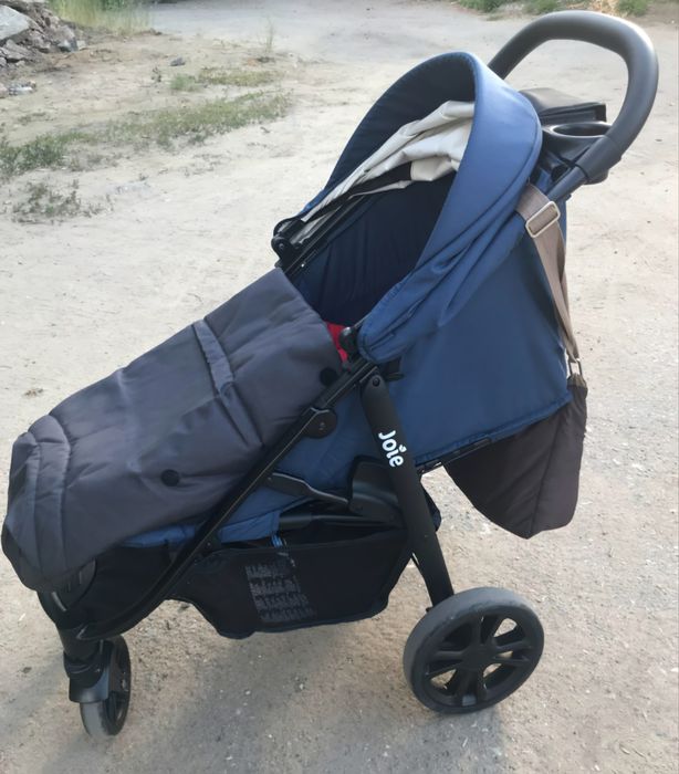 Продам прогулочную коляску