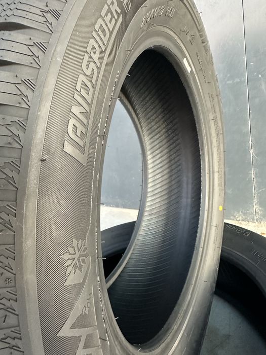 Нови Зимни Гуми LANDSPIDER SNOWTRAXX H/P 215/60R17 96H 2156017