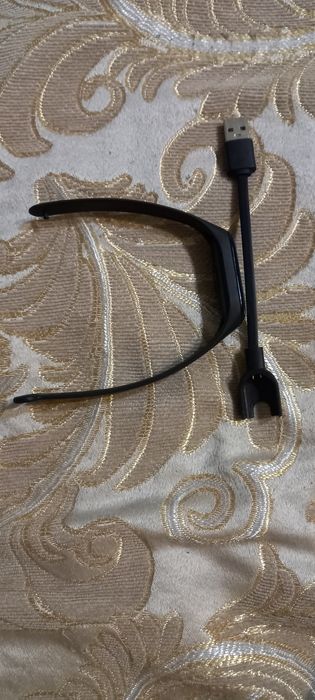 Продаю фитнес браслет/часы