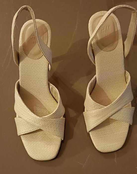 Vând sandale H&M , mărimea 37