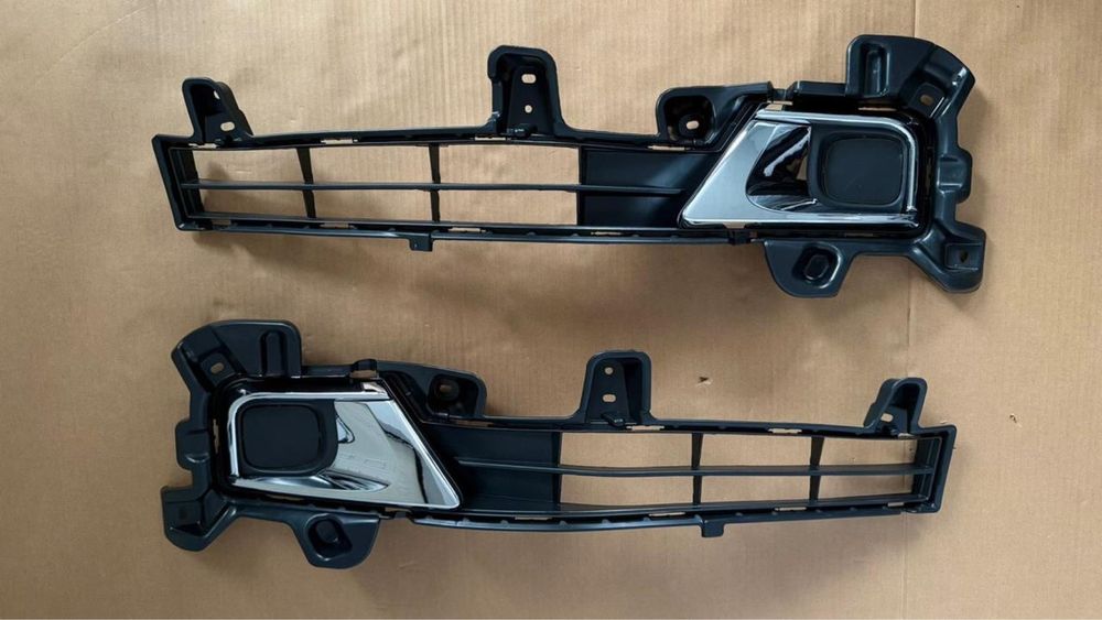 Оправа противатуманки Land Cruiser 200