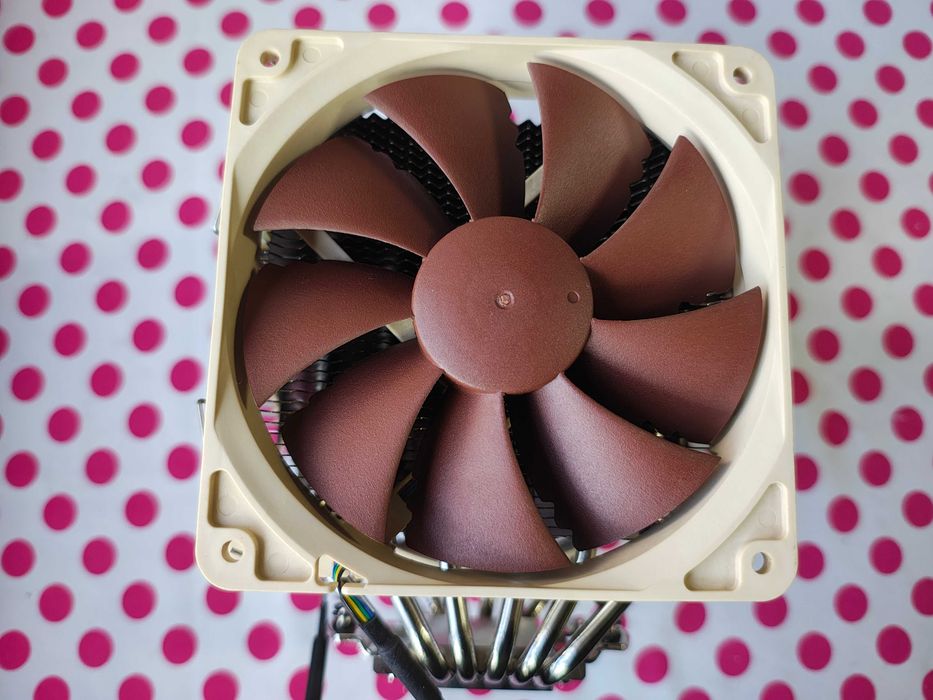 Cooler CPU Noctua NH-D14 Socket AM4 si AM5.