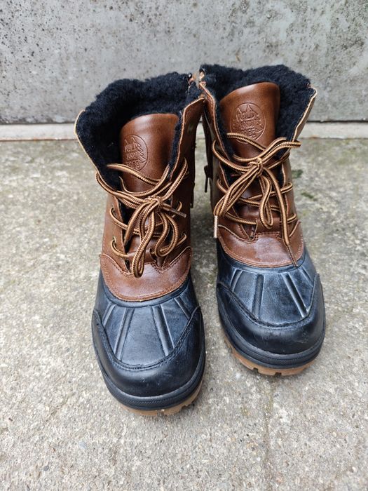 Топли боти за момче LC Waikiki. 
Обувани 4-5 пъти, неразличими от нови