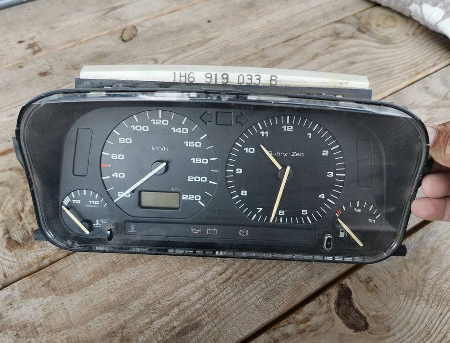 Продам щиток на гольф 3